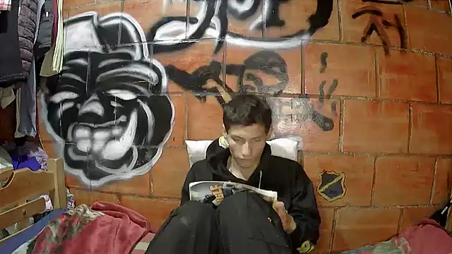 alexandercruz online show from June 25, 5:23 am