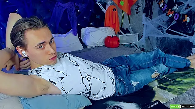 Snapshot of WilliamDyson chatting on October 19, 4:06 am WilliamDyson online show from October 19, 4:06 am