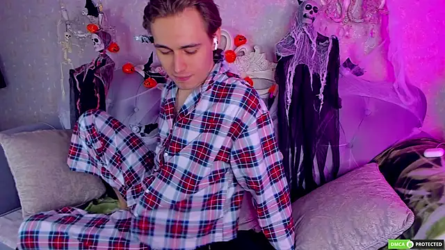 Snapshot of WilliamDyson chatting on October 29, 4:48 am WilliamDyson online show from October 29, 4:48 am