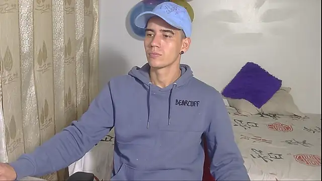 kilyan--x x online show from October 28, 6:38 am