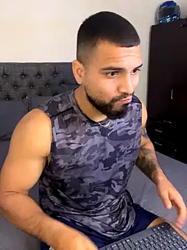Snapshot of vincentjaxon chatting on October 6, 12:21 pm vincentjaxon online show from October 6, 12:21 pm