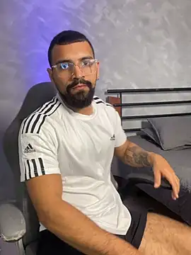 vincentjaxon online show from April 21, 5:08 pm