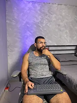 vincentjaxon online show from April 28, 6:23 pm