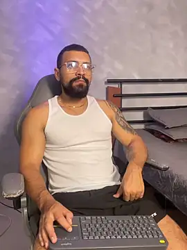 vincentjaxon online show from April 23, 5:48 pm