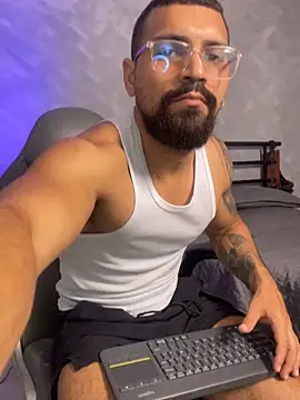 vincentjaxon online show from April 20, 5:04 pm