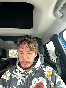 Snapshot of Hungboxer69 chatting on October 31, 9:29 pm Hungboxer69 online show from October 31, 9:29 pm