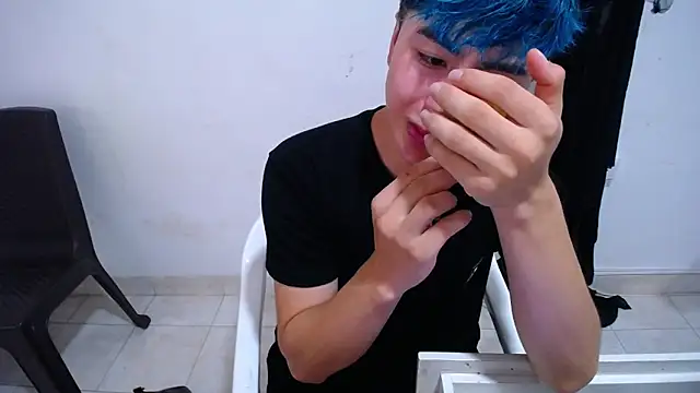 Snapshot of AlexanderCollman chatting on October 17, 7:07 pm AlexanderCollman online show from October 17, 7:07 pm