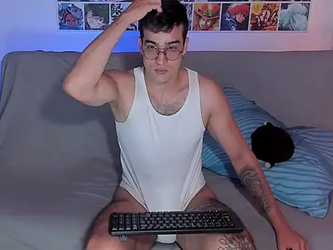 Snapshot of CamCumBoy chatting on September 22, 10:15 am CamCumBoy online show from September 22, 10:15 am