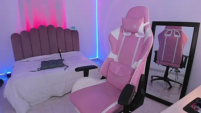 CamCumBoy online show from November 27, 10:08 am