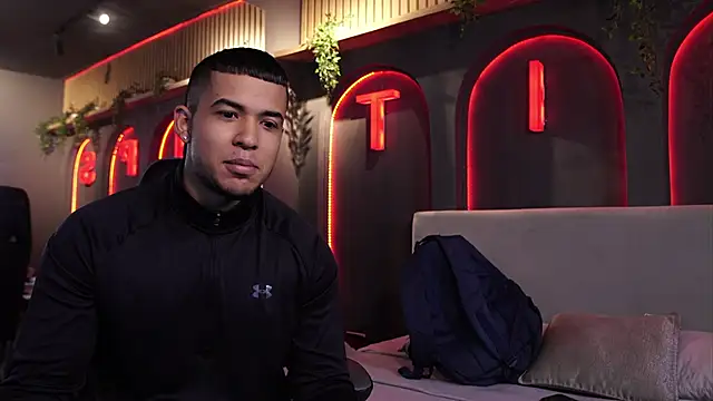 Thiago Valente online show from April 27, 12:46 pm