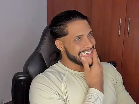 Pier Simons online show from March 25, 11:03 am