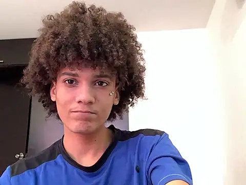 Max Rain online show from April 20, 9:39 pm