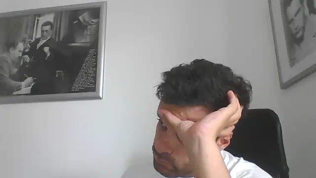 Snapshot of FROCETTO93 chatting on September 10, 1:43 pm FROCETTO93 online show from September 10, 1:43 pm