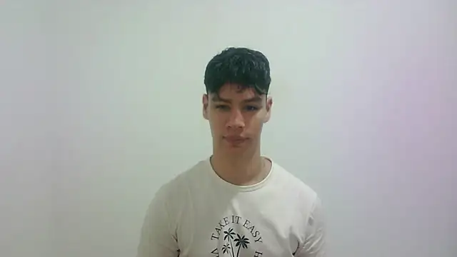 Snapshot of zeus_181 chatting on September 30, 12:06 am zeus 181 online show from September 30, 12:06 am