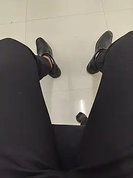 ddllrr224 online show from November 3, 10:30 am