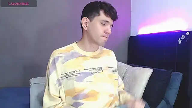 Matteo12  online show from April 25, 5:21 am