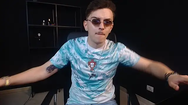 FelixStarkk online show from June 23, 4:39 am