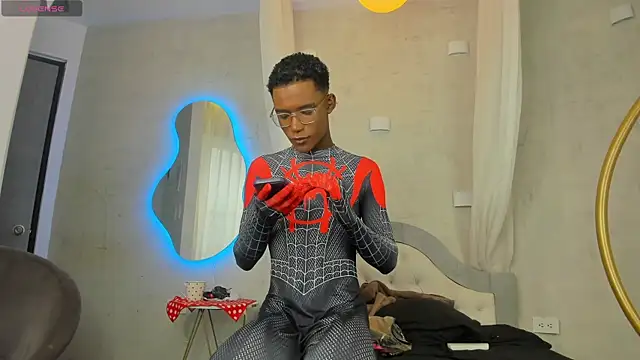 MaxFoxx  online show from September 19, 7:57 pm
