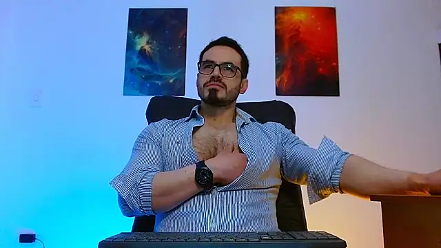 Snapshot of Axel_Lover chatting on October 29, 11:29 pm Axel Lover online show from October 29, 11:29 pm