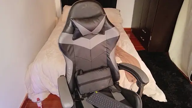 stylish men online show from October 27, 2:19 pm