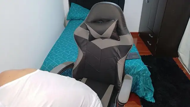 stylish men online show from October 26, 2:08 pm