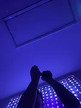 SalemStratton online show from October 20, 2:04 am