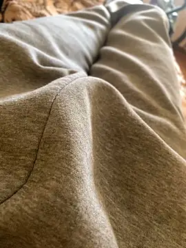 MuzzyFacing online show from April 8, 12:15 pm