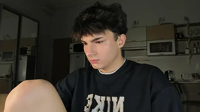 Snapshot of mystic_evan chatting on October 10, 5:18 pm mystic evan online show from October 10, 5:18 pm