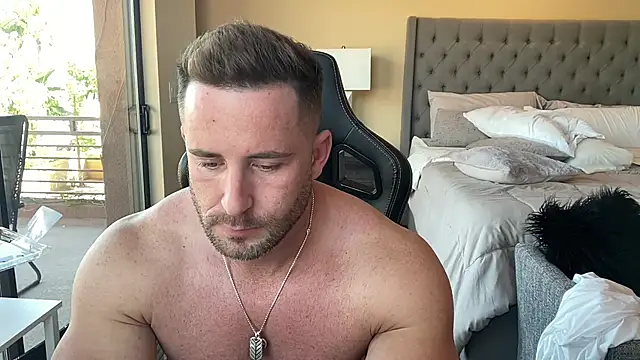 brettmycles28 online show from September 15, 10:00 pm