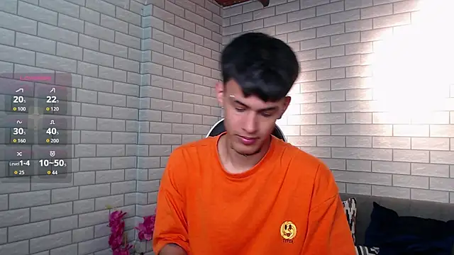 Snapshot of Thiago_twink chatting on October 1, 7:29 pm Thiago twink online show from October 1, 7:29 pm