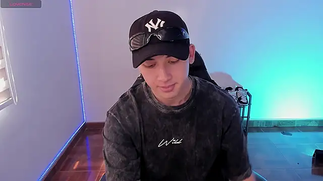 Casper   kyy online show from April 2, 8:06 pm