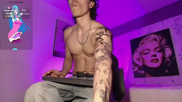 felix  star online show from October 31, 8:45 pm