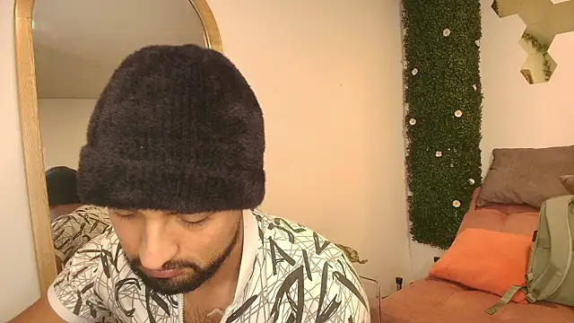 Miguel SaraPink online show from March 16, 9:52 pm