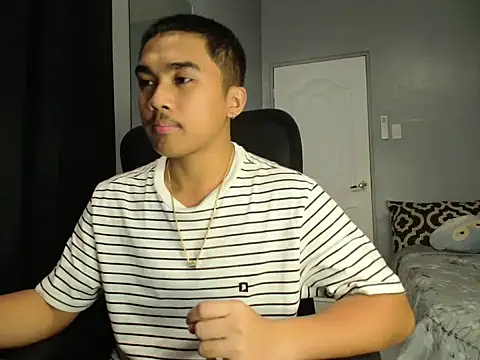 pinoyAdrianneXXX online show from October 17, 11:36 am