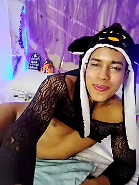 Snapshot of Boy-X- chatting on October 21, 1:52 am Boy-X- online show from October 21, 1:52 am