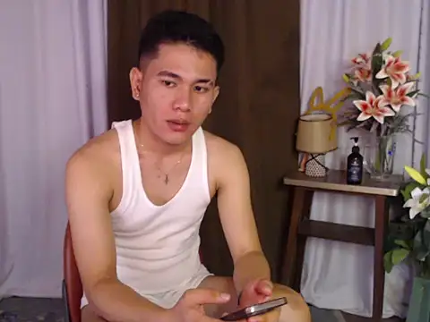 Snapshot of master_kent chatting on October 25, 1:02 pm master kent online show from October 25, 1:02 pm