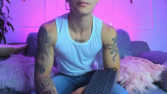 Leo santoro online show from February 21, 3:02 pm