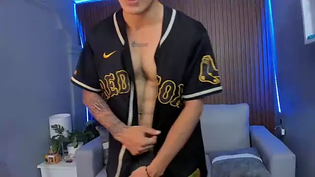 Snapshot of Leo_santoro chatting on October 7, 1:37 pm Leo santoro online show from October 7, 1:37 pm