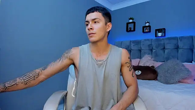 Snapshot of Leo_santoro chatting on September 14, 2:52 pm Leo santoro online show from September 14, 2:52 pm