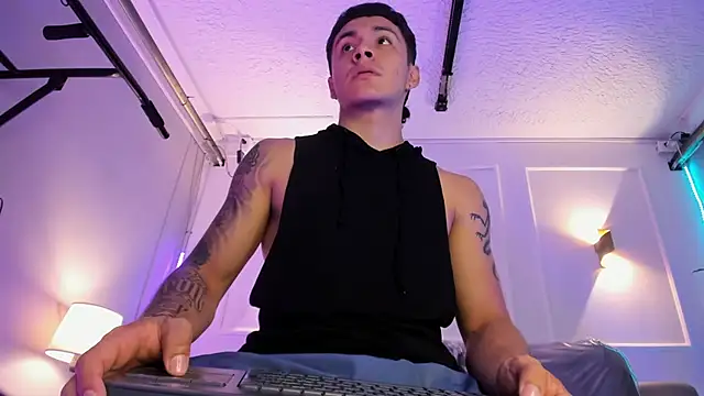 Leo santoro online show from April 27, 1:08 pm