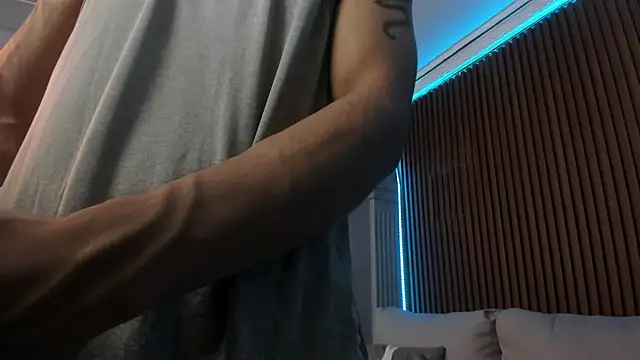 Snapshot of Leo_santoro chatting on September 13, 2:07 pm Leo santoro online show from September 13, 2:07 pm