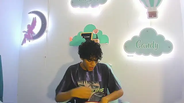 kenny 18 online show from March 8, 3:21 am