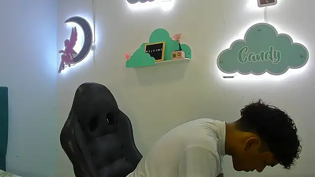 kenny 18 online show from March 25, 3:21 am