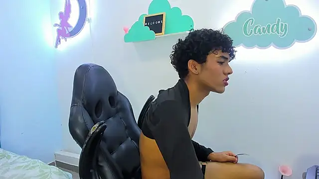 kenny 18 online show from March 22, 8:30 am