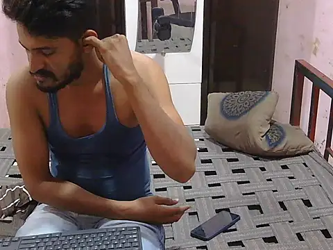 krishjaat43 online show from May 17, 10:44 am