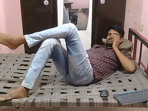 krishjaat43 online show from May 11, 5:43 pm