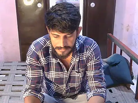 krishjaat43 online show from June 18, 2:22 pm