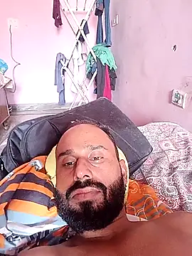 Snapshot of amitkumarkangra chatting on October 23, 7:45 am amitkumarkangra online show from October 23, 7:45 am