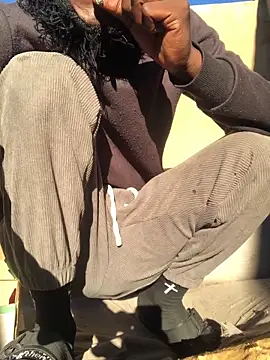 cuminsidebby online show from April 28, 5:23 am