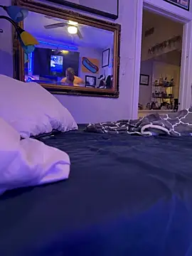 TheGreenEyedBear online show from February 4, 5:08 pm